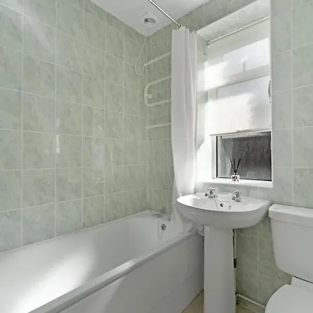 2 Bed In Oc-lr141 *